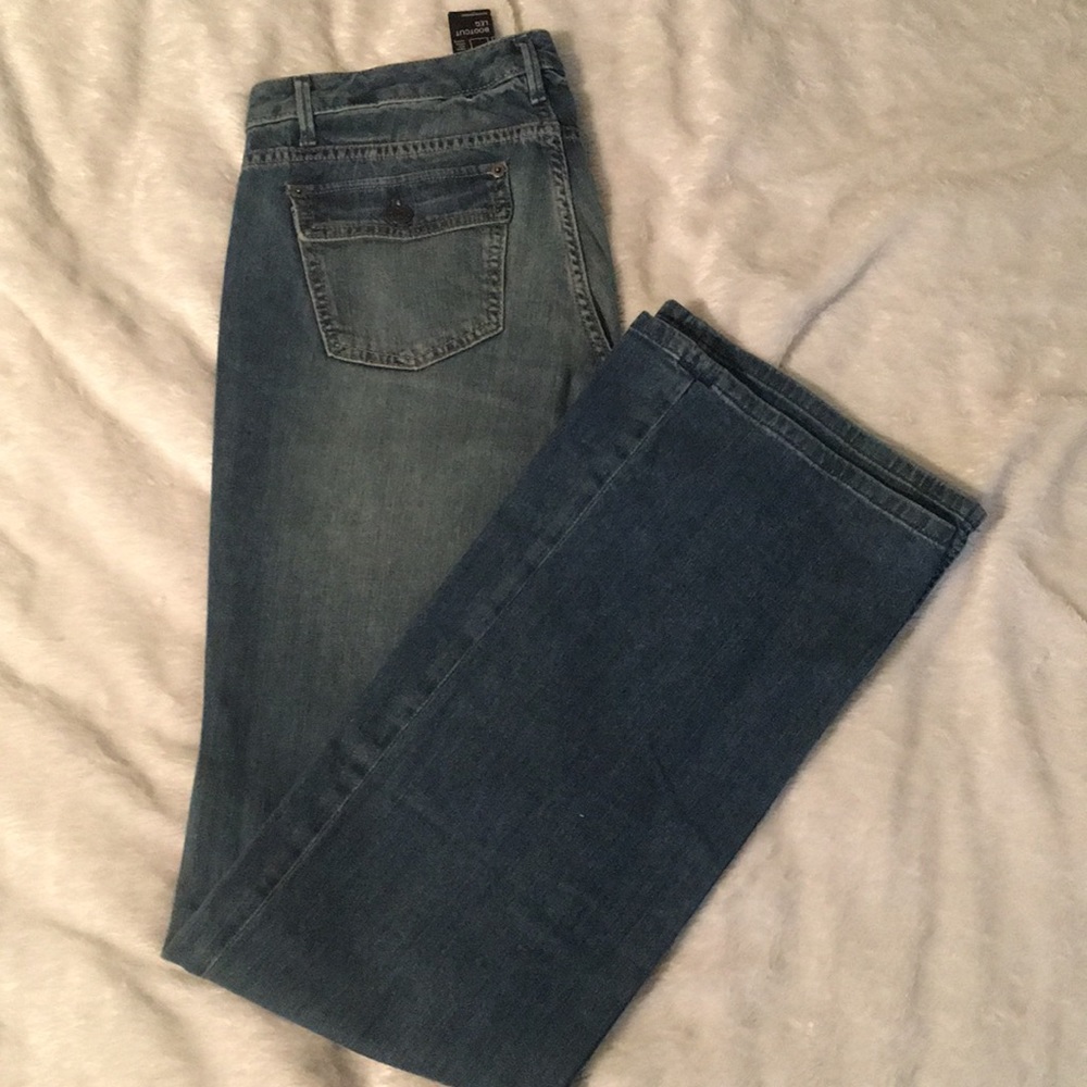 Banana Republic Bootcut Fit Boyfriend Jean